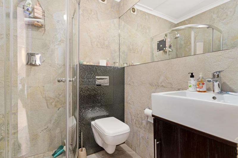 2 Bedroom Property for Sale in Sea Point Western Cape